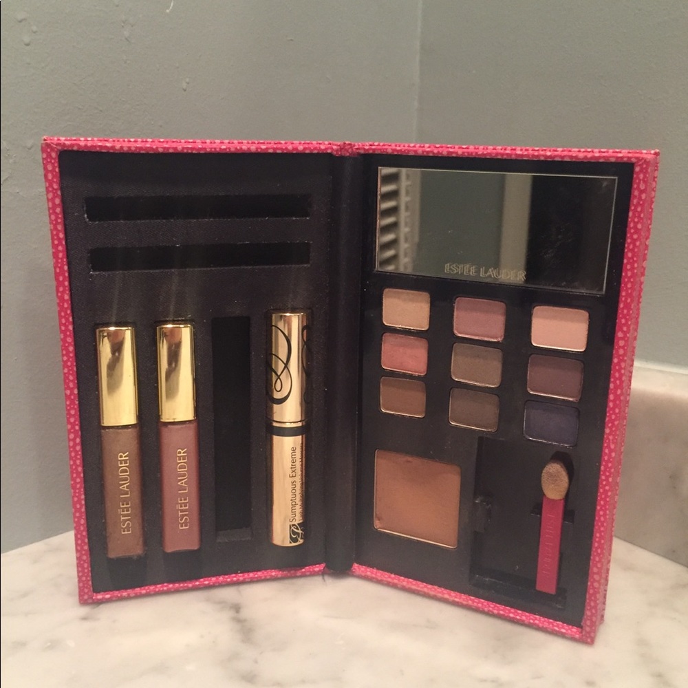 UNUSED Estēe Lauder Makeup Kit!